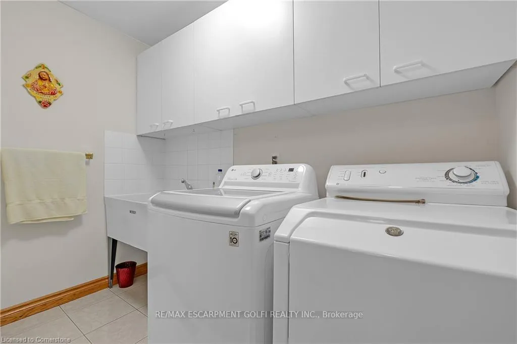 Photo 17 of 10 Embassy Drive, Hamilton, Lisgar — HOMEH