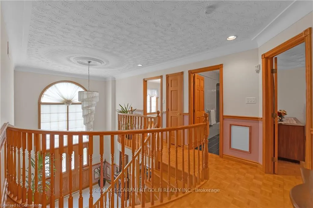 Photo 20 of 10 Embassy Drive, Hamilton, Lisgar — HOMEH