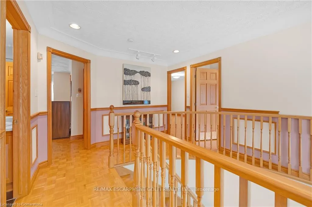 Photo 21 of 10 Embassy Drive, Hamilton, Lisgar — HOMEH