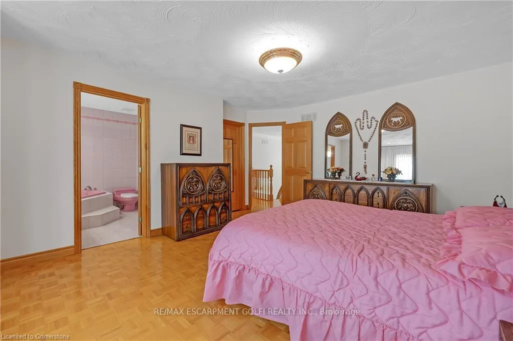Photo 23 of 10 Embassy Drive, Hamilton, Lisgar — HOMEH