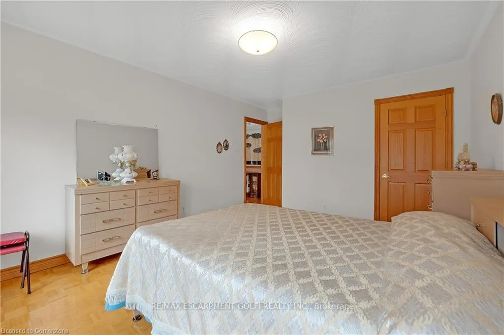 Photo 27 of 10 Embassy Drive, Hamilton, Lisgar — HOMEH
