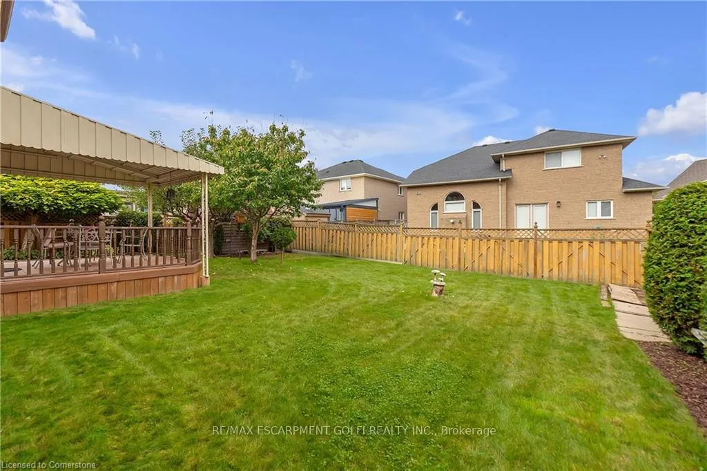 Photo 32 of 10 Embassy Drive, Hamilton, Lisgar — HOMEH