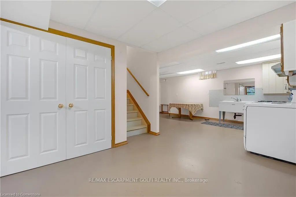 Photo 35 of 10 Embassy Drive, Hamilton, Lisgar — HOMEH