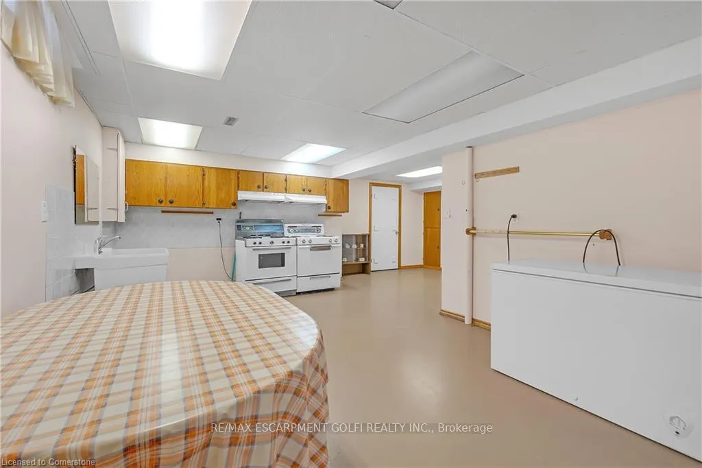 Photo 36 of 10 Embassy Drive, Hamilton, Lisgar — HOMEH