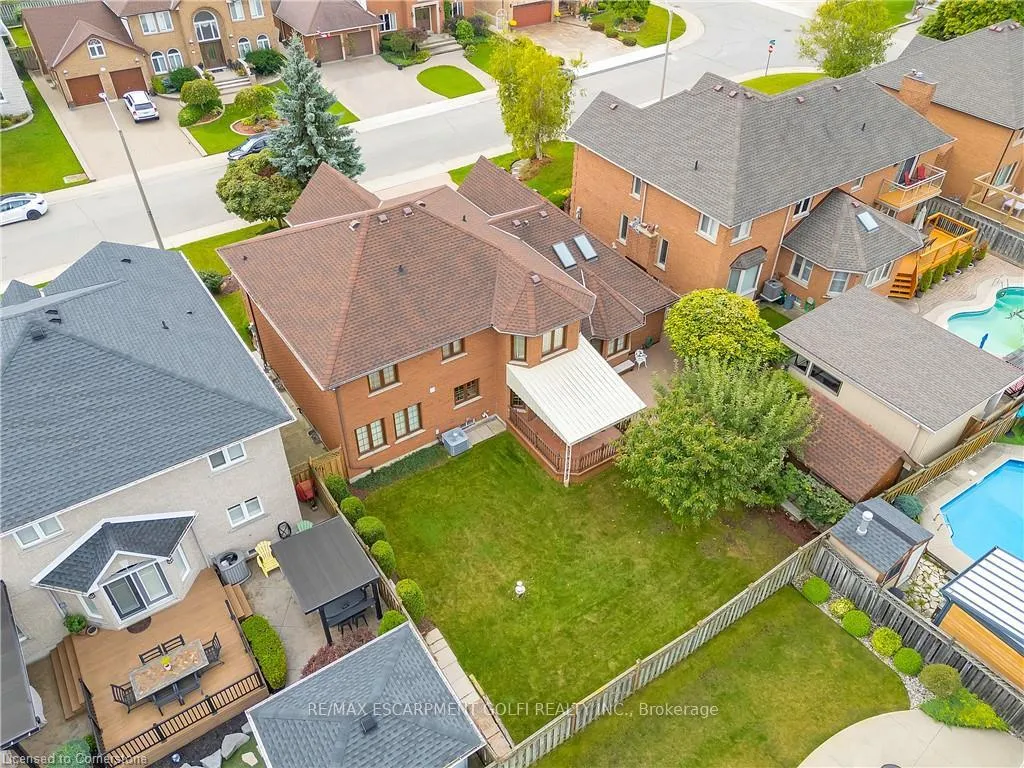 Photo 39 of 10 Embassy Drive, Hamilton, Lisgar — HOMEH