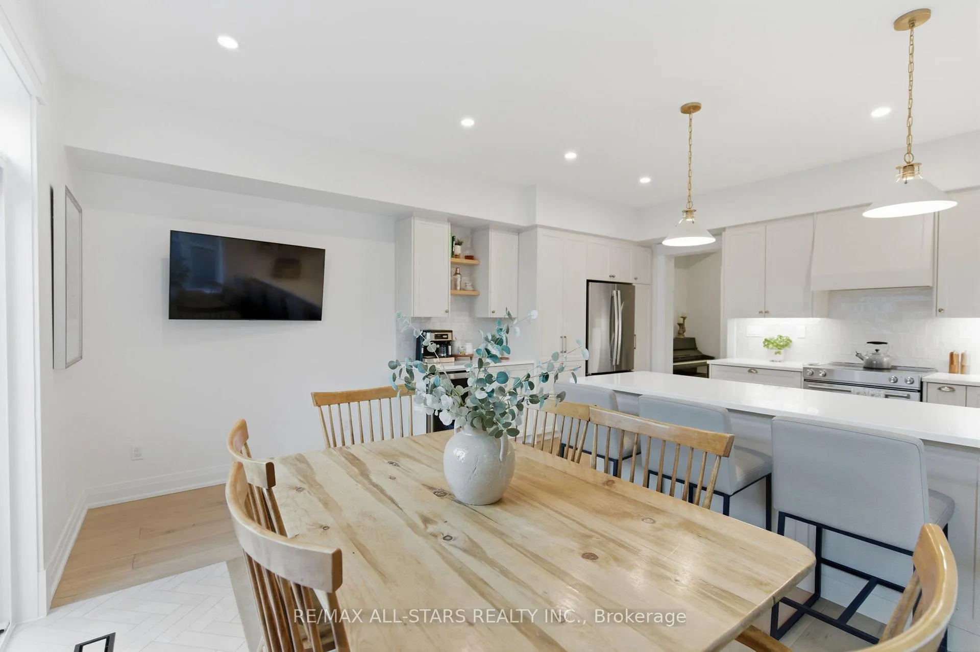 Photo 12 of 83 Toronto Street S, Uxbridge — HOMEH