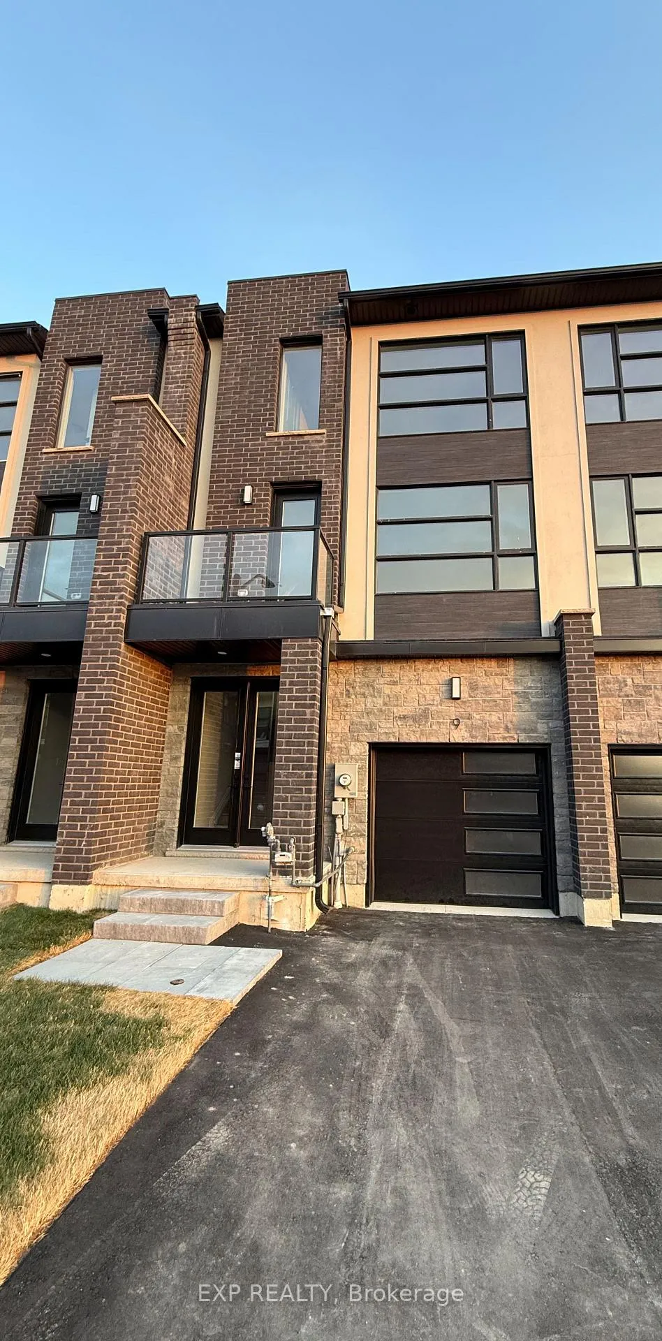 Photo 1 of 9 Keystone Trail, Welland, Lincoln/Crowland — HOMEH