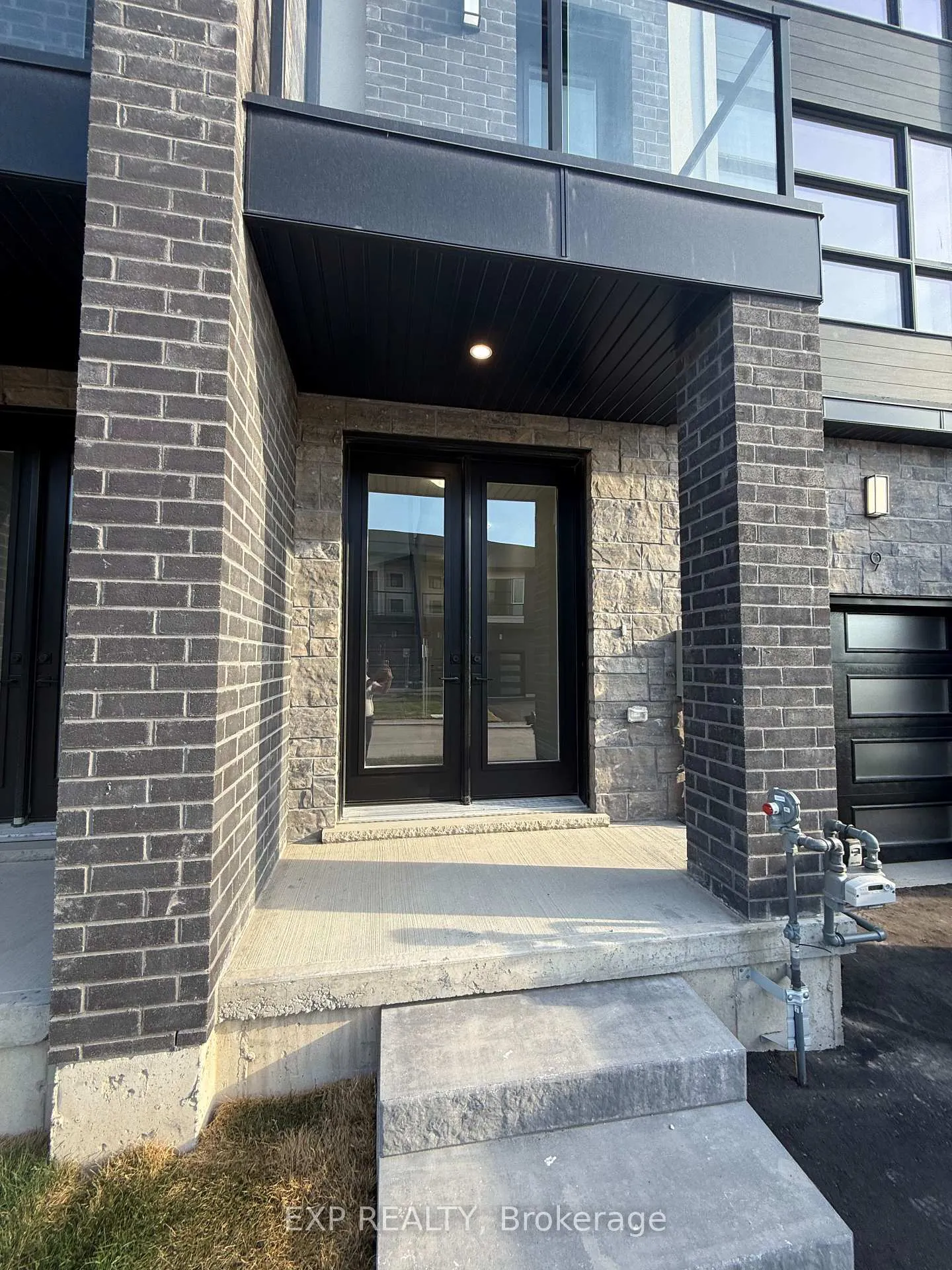 Photo 2 of 9 Keystone Trail, Welland, Lincoln/Crowland — HOMEH