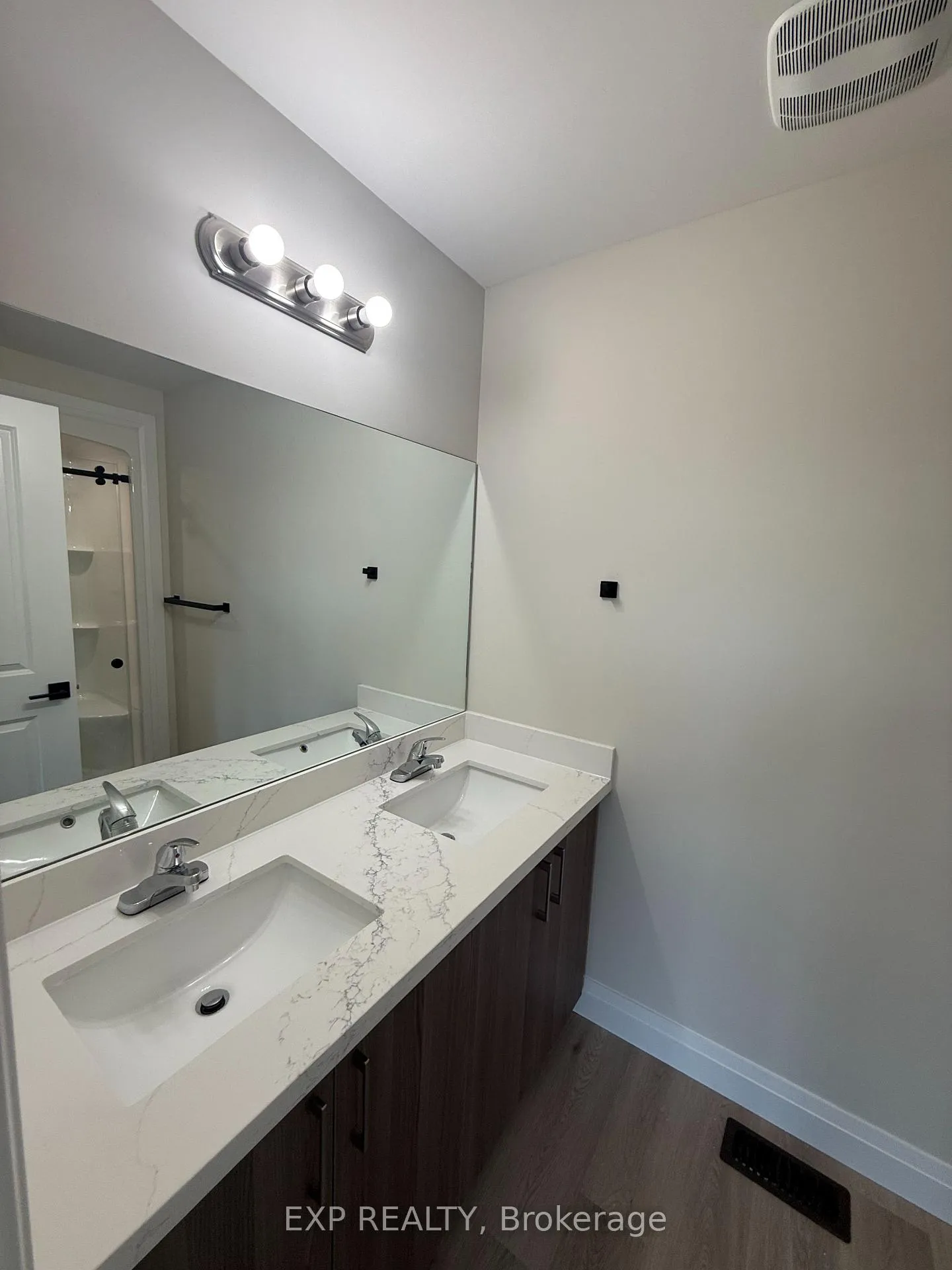 Photo 16 of 9 Keystone Trail, Welland, Lincoln/Crowland — HOMEH