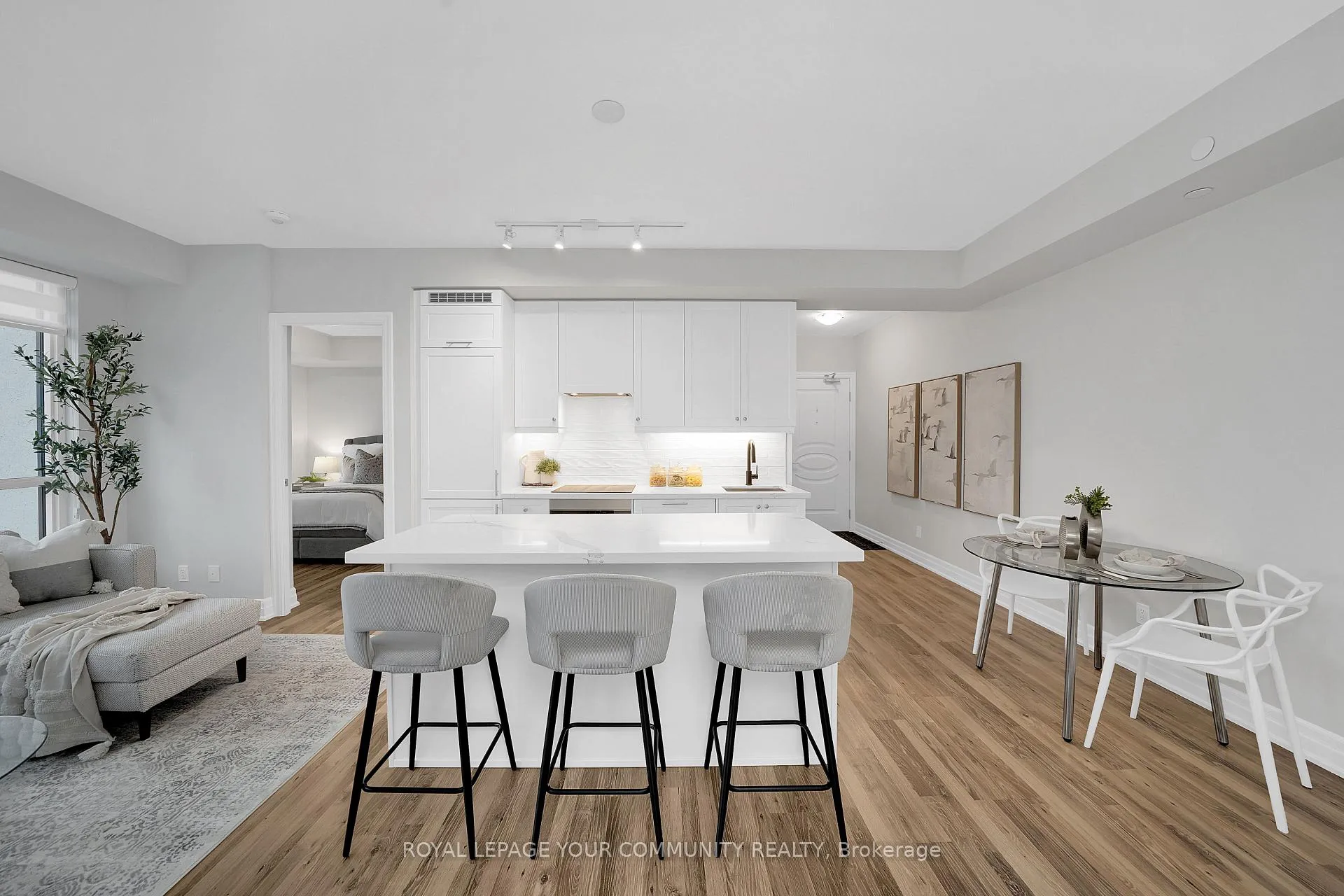 Photo 7 of Unit 1908, 9075 Jane Street, Vaughan, Concord — HOMEH