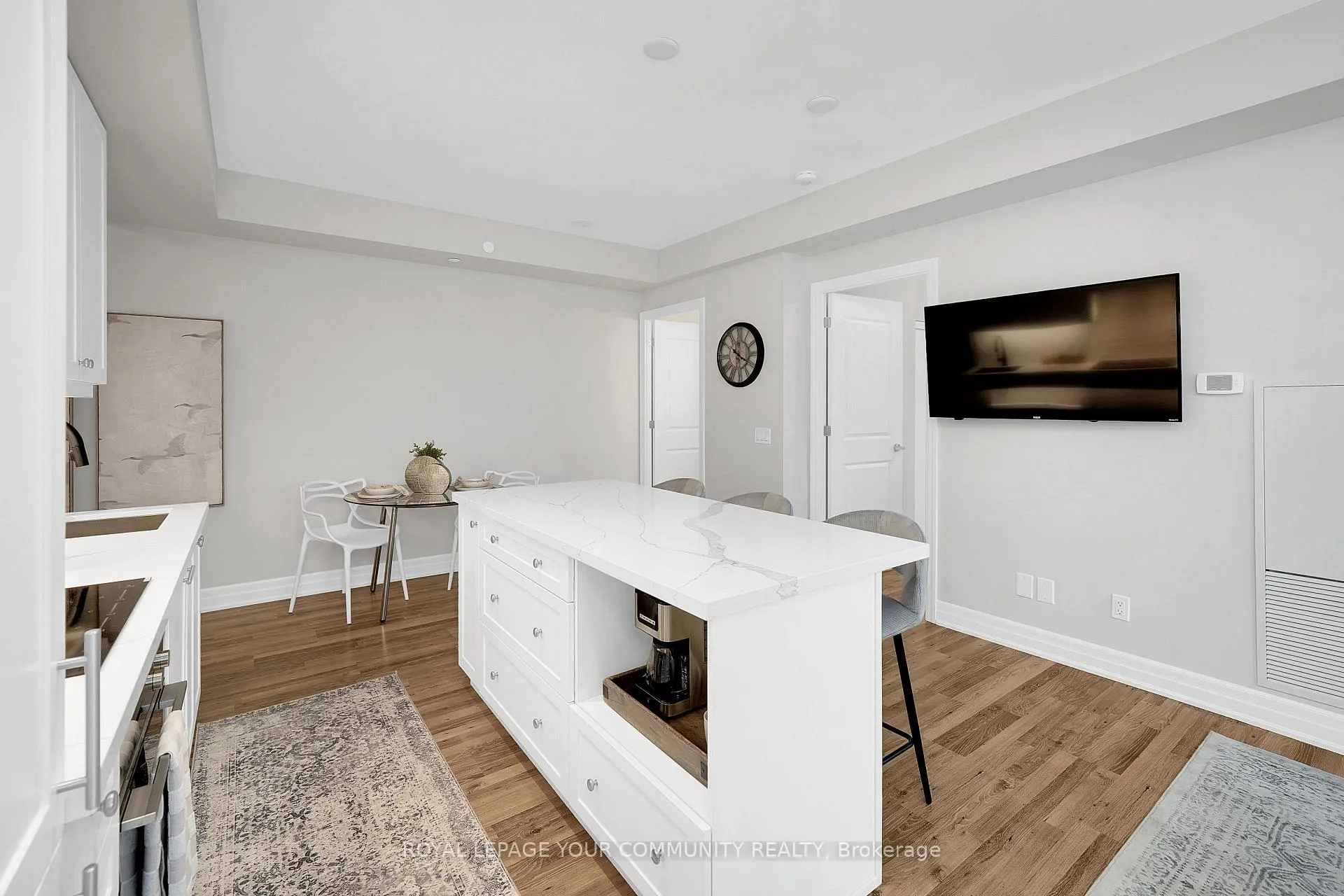 Photo 10 of Unit 1908, 9075 Jane Street, Vaughan, Concord — HOMEH