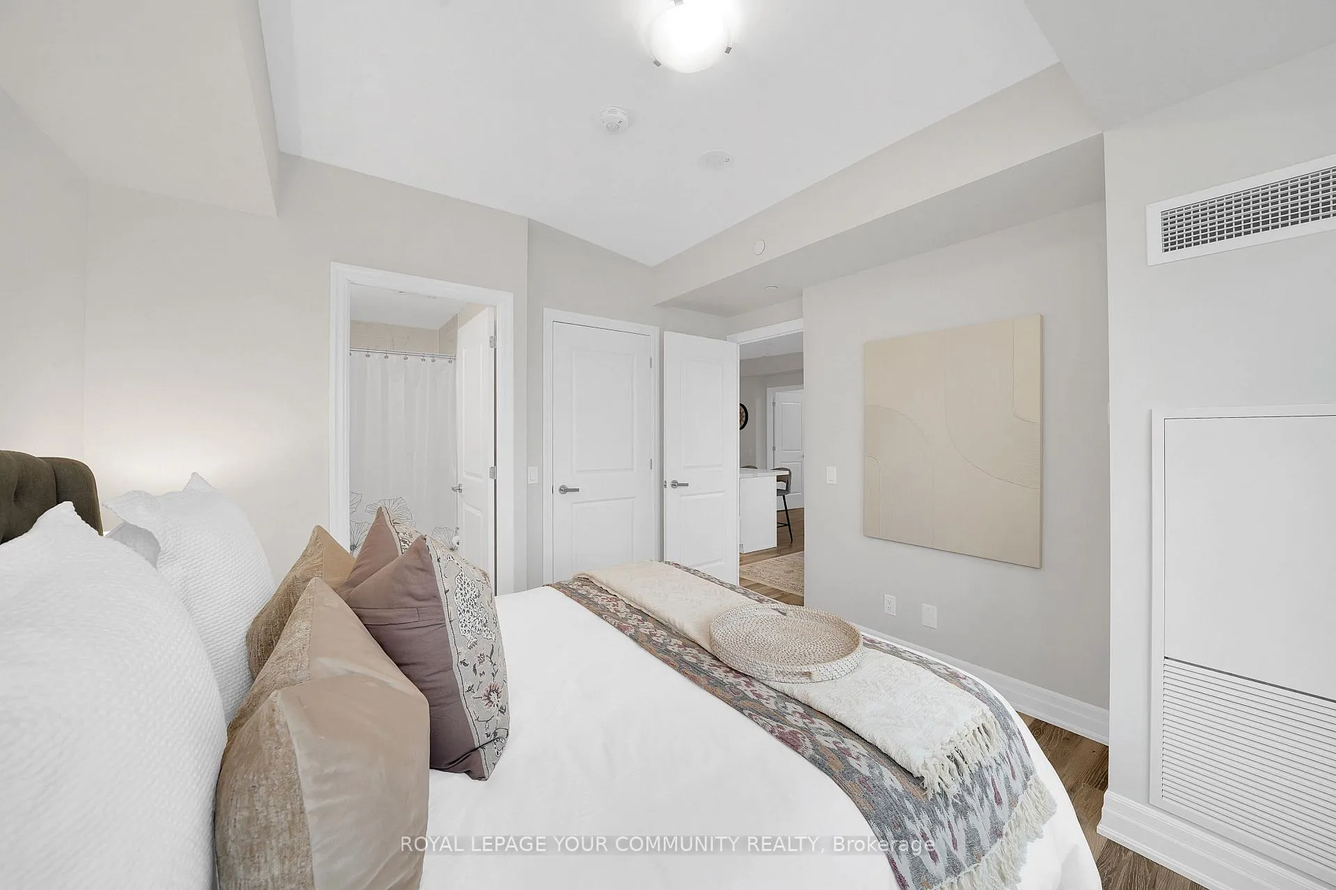 Photo 15 of Unit 1908, 9075 Jane Street, Vaughan, Concord — HOMEH