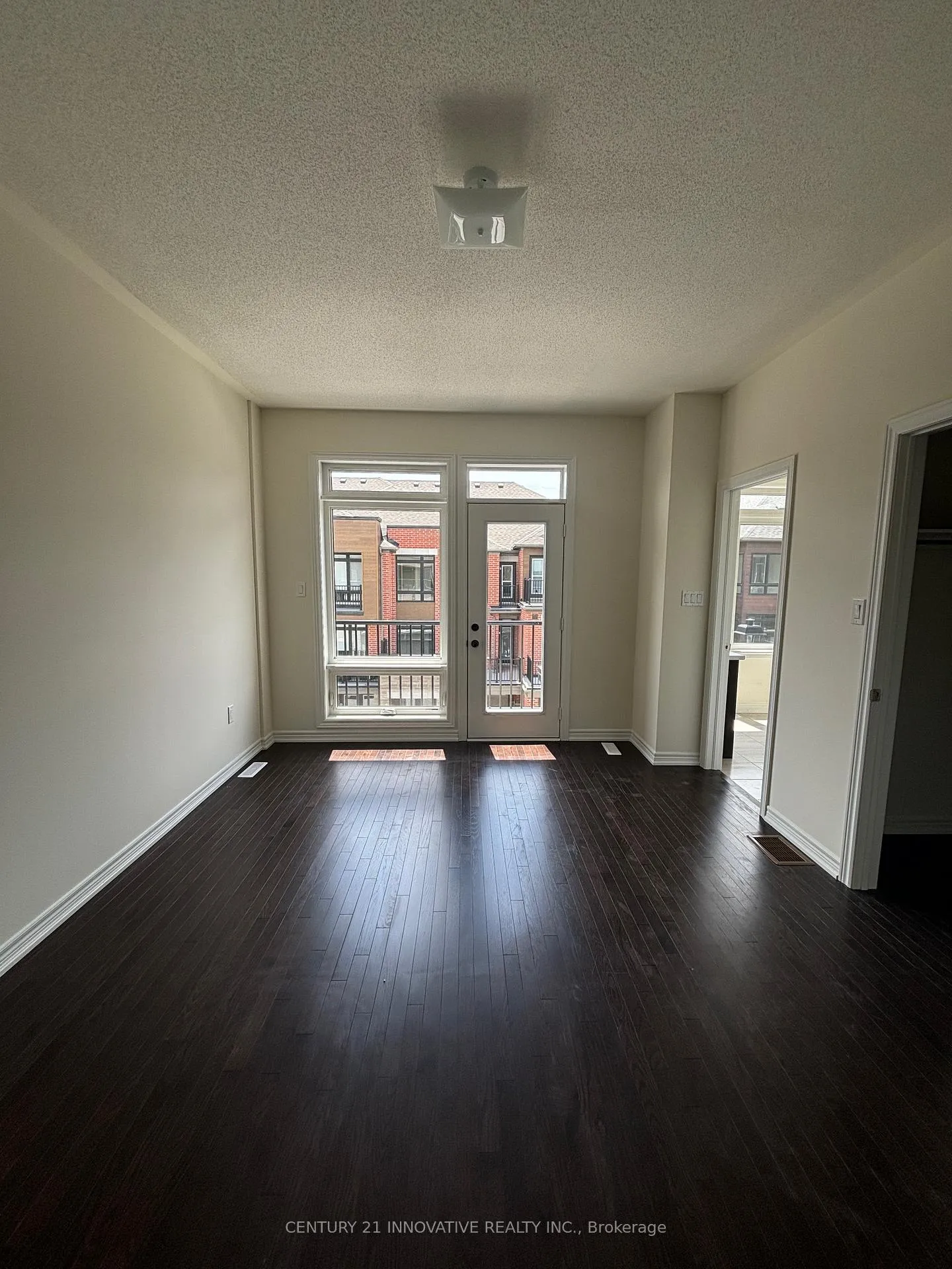 Photo 9 of 16 Lord Drive, Ajax, South East — HOMEH