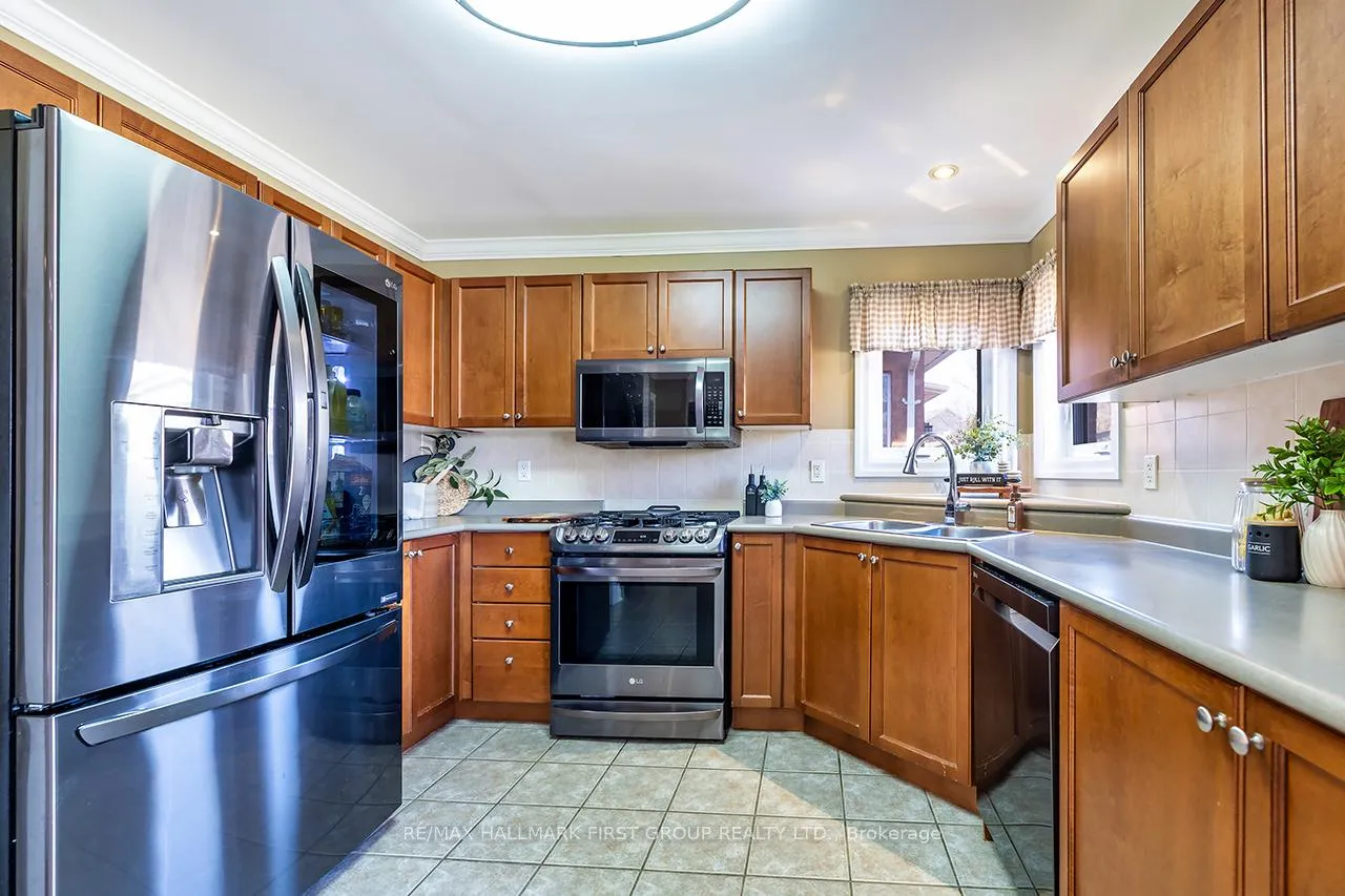 Photo 7 of 111 Perryview Drive, Scugog, Port Perry — HOMEH