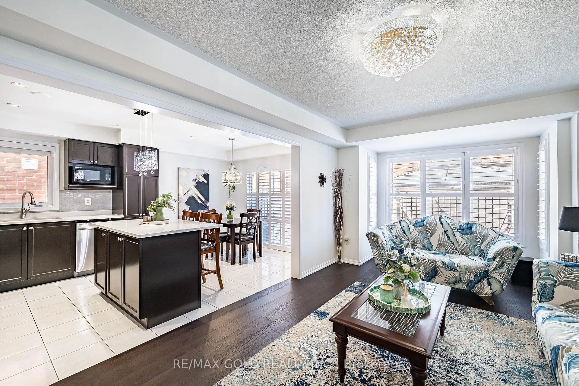Photo 12 of 43 Arkwright Drive, Brampton, Northwest Brampton — HOMEH