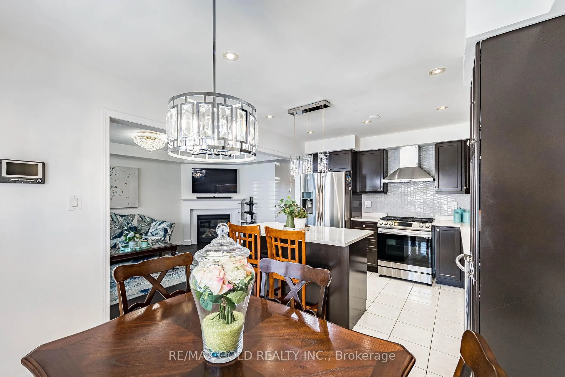 Photo 16 of 43 Arkwright Drive, Brampton, Northwest Brampton — HOMEH