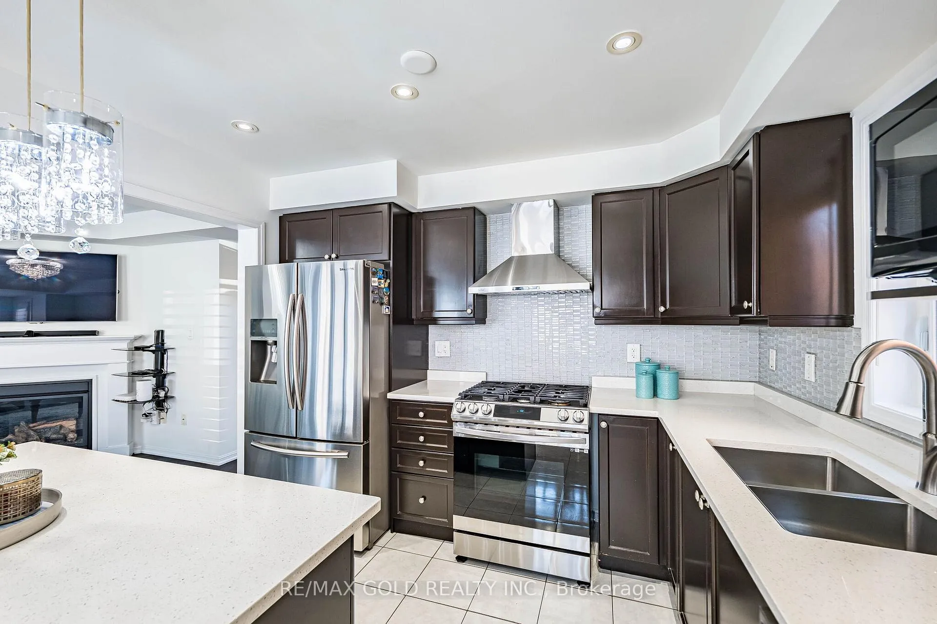 Photo 18 of 43 Arkwright Drive, Brampton, Northwest Brampton — HOMEH