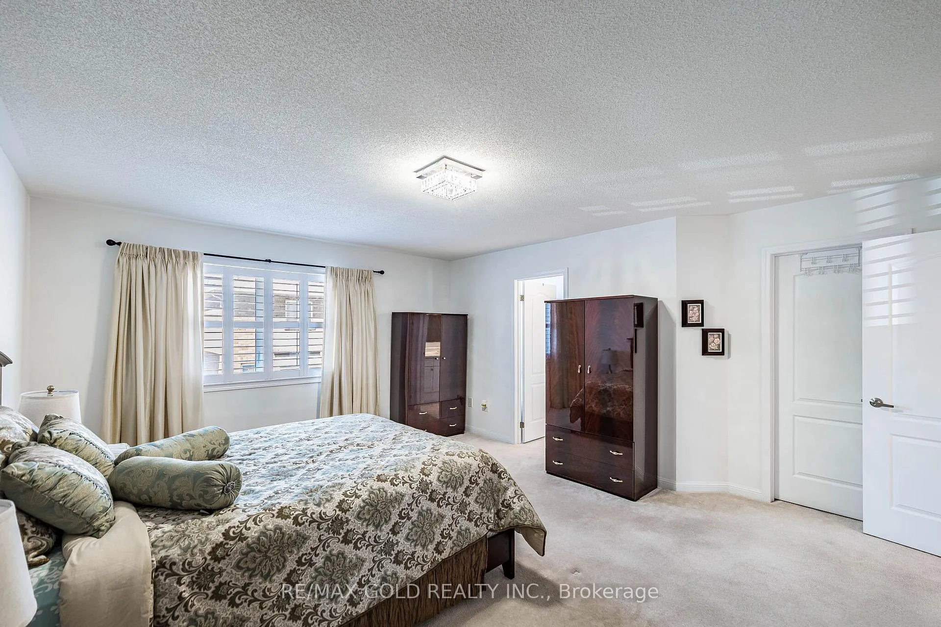 Photo 22 of 43 Arkwright Drive, Brampton, Northwest Brampton — HOMEH