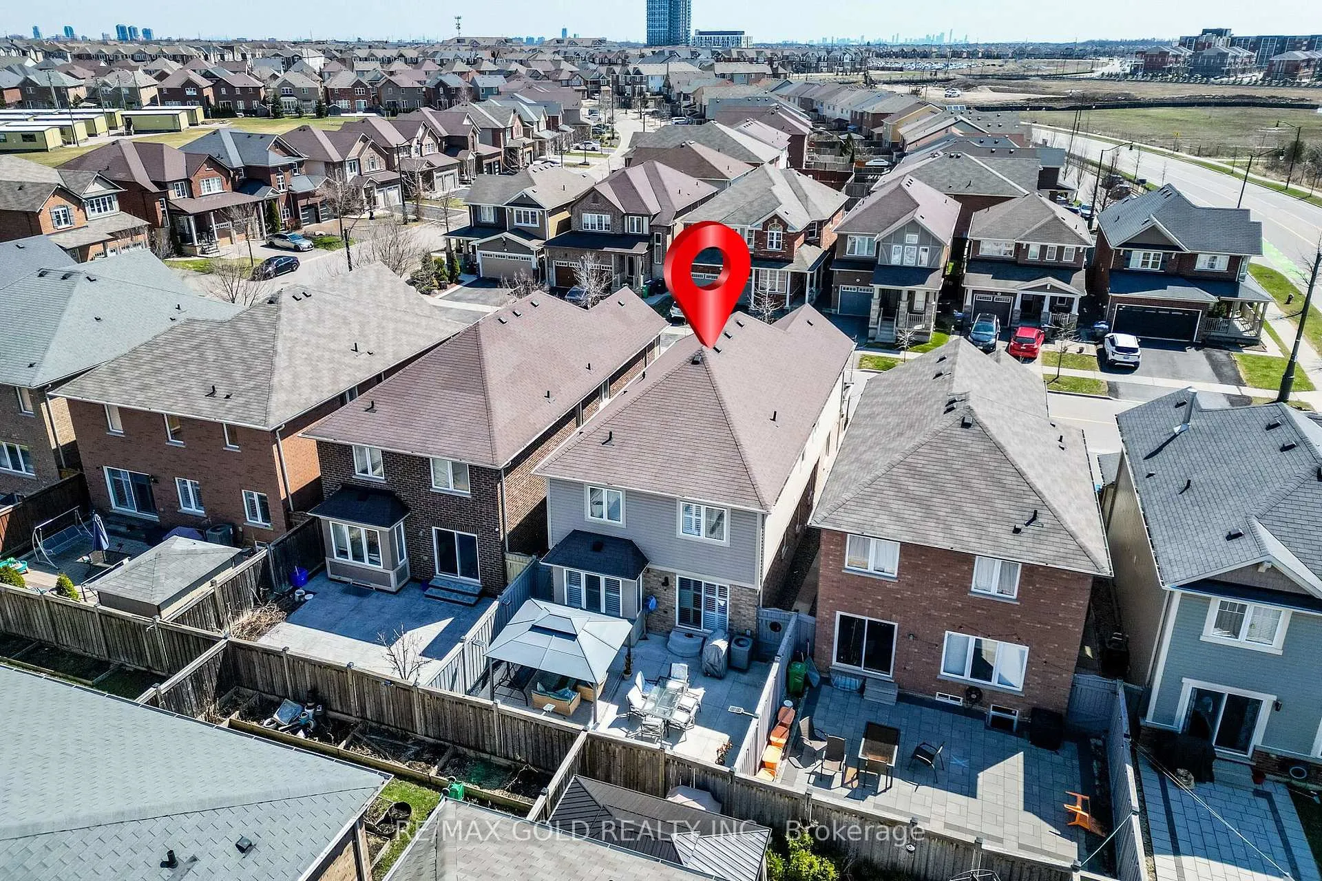 Photo 34 of 43 Arkwright Drive, Brampton, Northwest Brampton — HOMEH