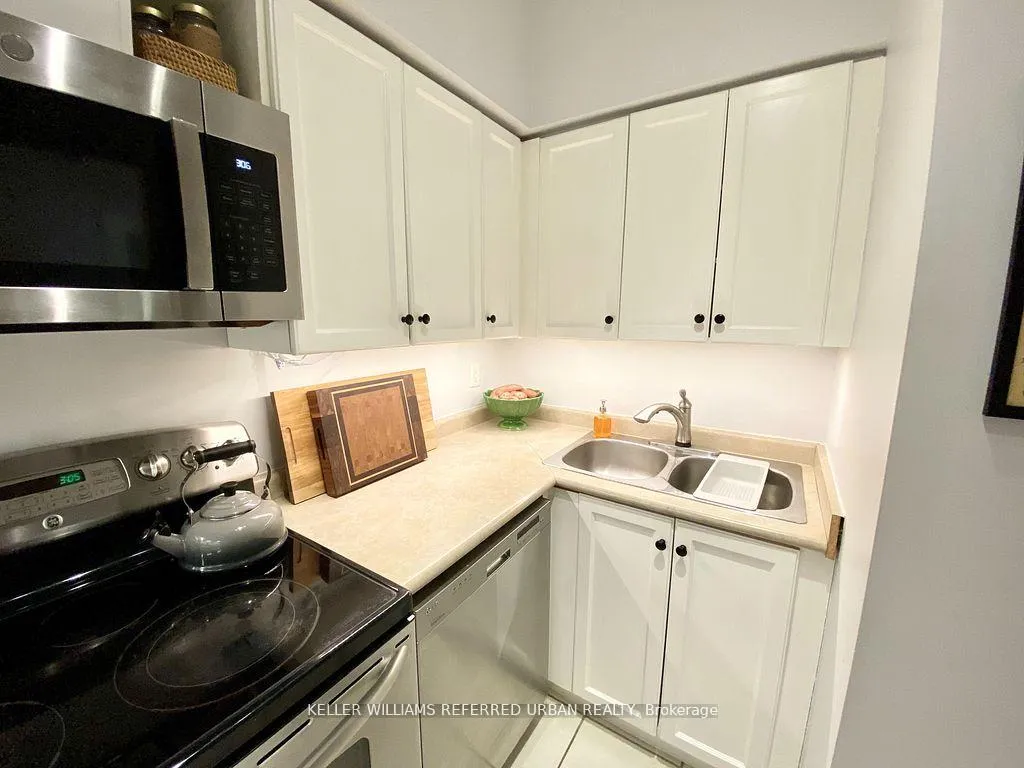 Photo 8 of Unit 805, 115 Richmond Street E, Toronto, Church-Yonge Corridor — HOMEH