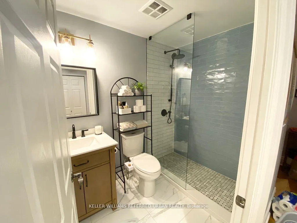 Photo 10 of Unit 805, 115 Richmond Street E, Toronto, Church-Yonge Corridor — HOMEH