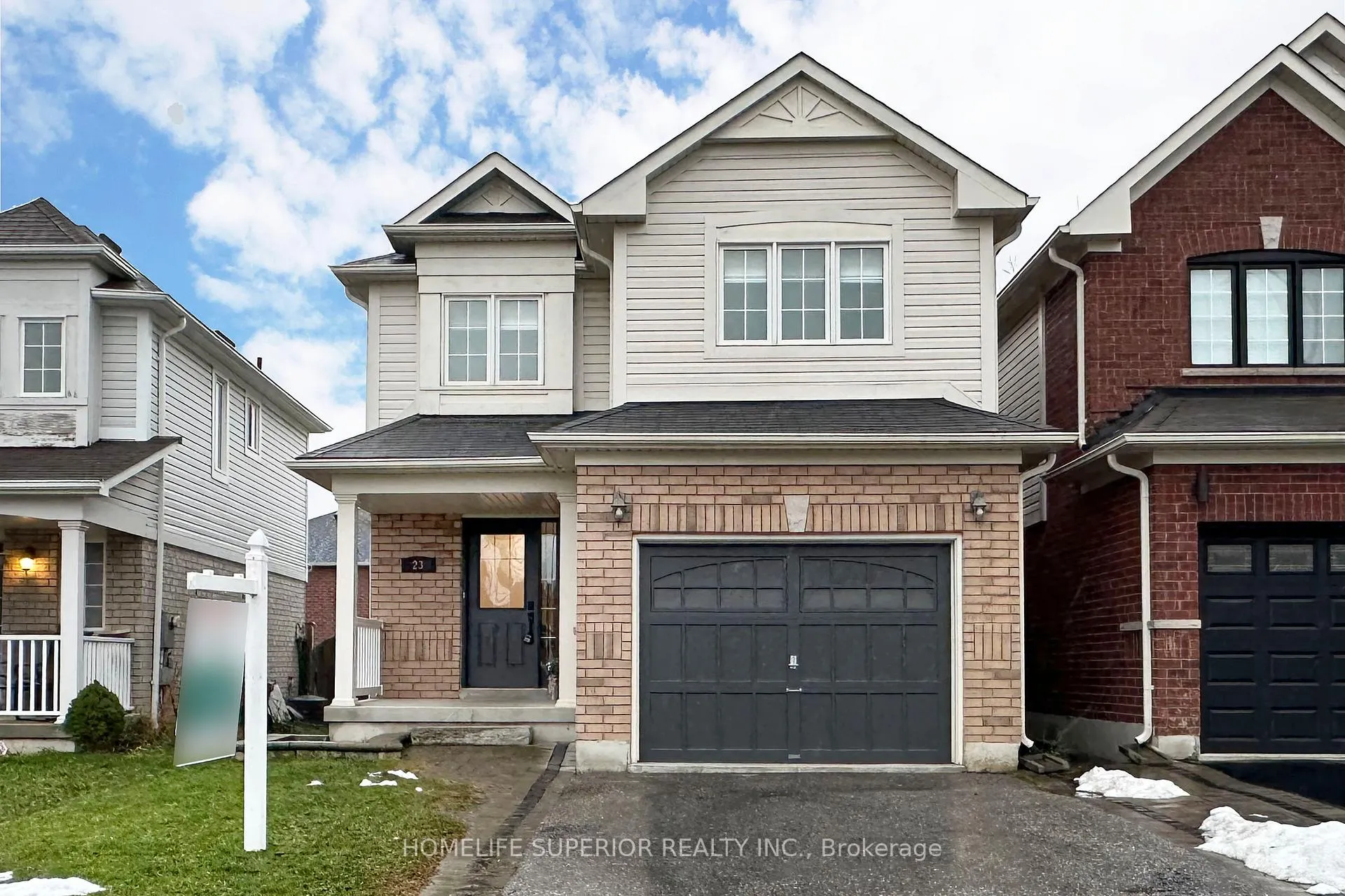Photo 1 of 23 Laprade Square, Clarington, Bowmanville — HOMEH