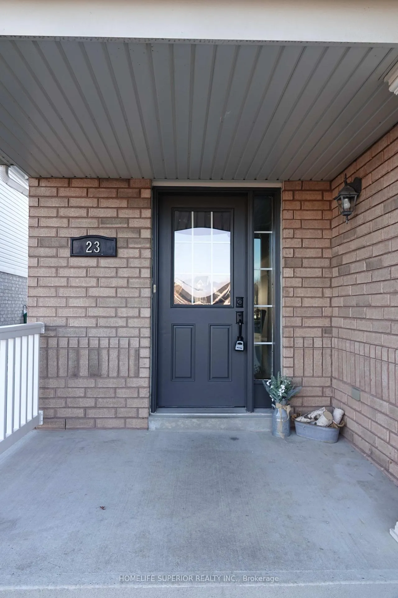 Photo 2 of 23 Laprade Square, Clarington, Bowmanville — HOMEH