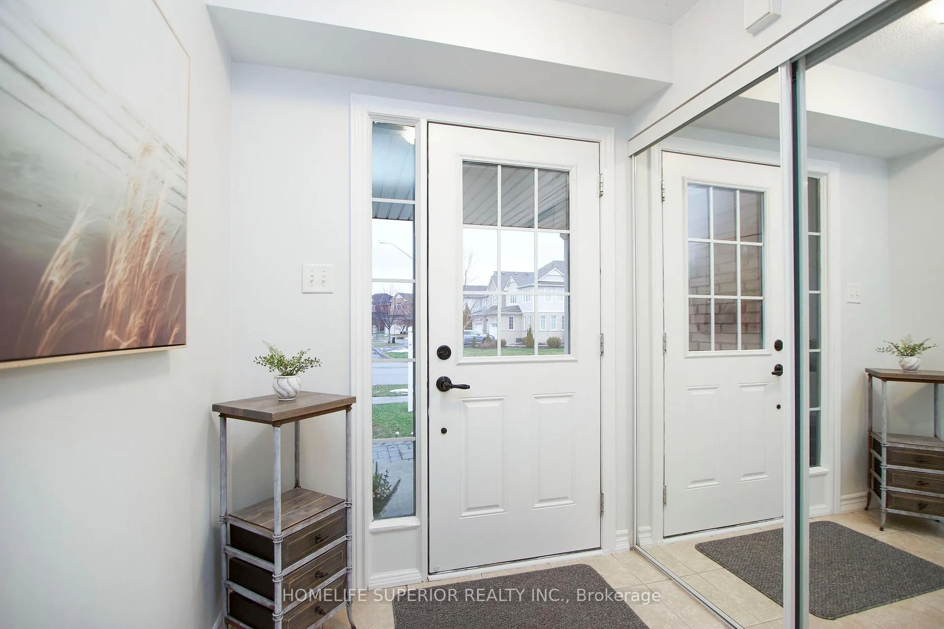 Photo 4 of 23 Laprade Square, Clarington, Bowmanville — HOMEH