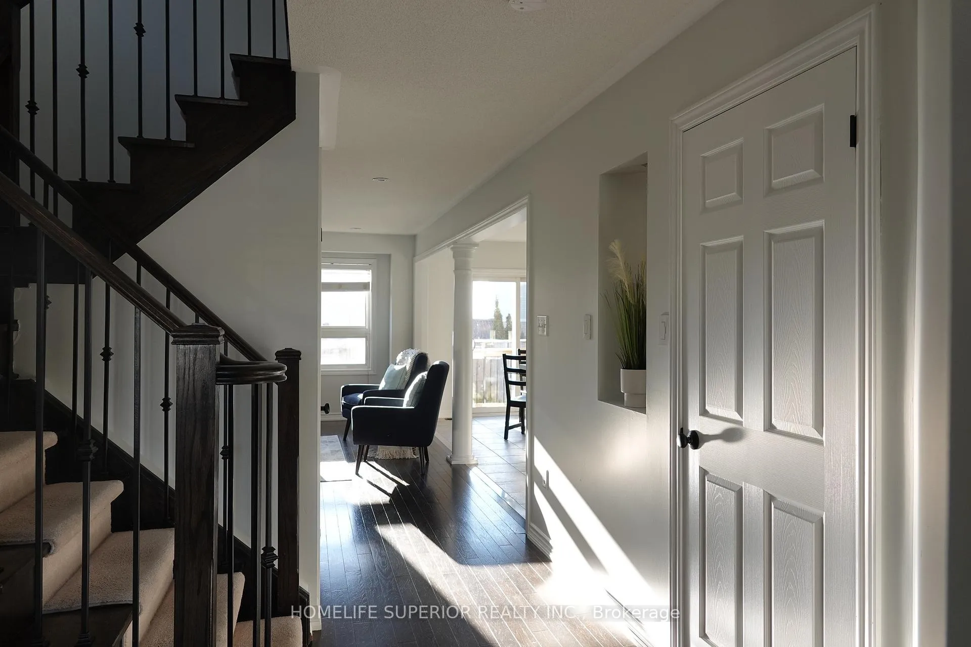 Photo 6 of 23 Laprade Square, Clarington, Bowmanville — HOMEH