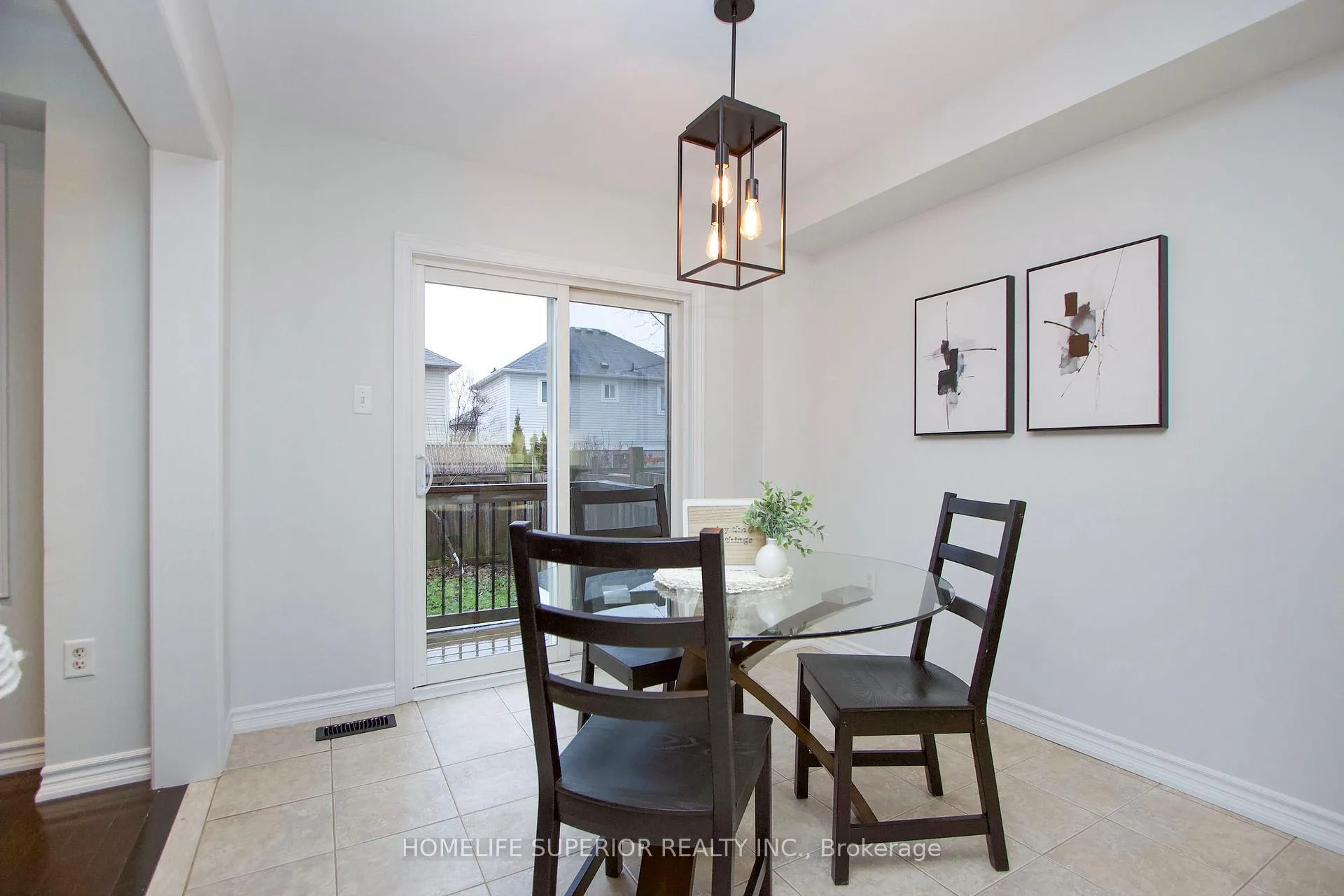 Photo 15 of 23 Laprade Square, Clarington, Bowmanville — HOMEH