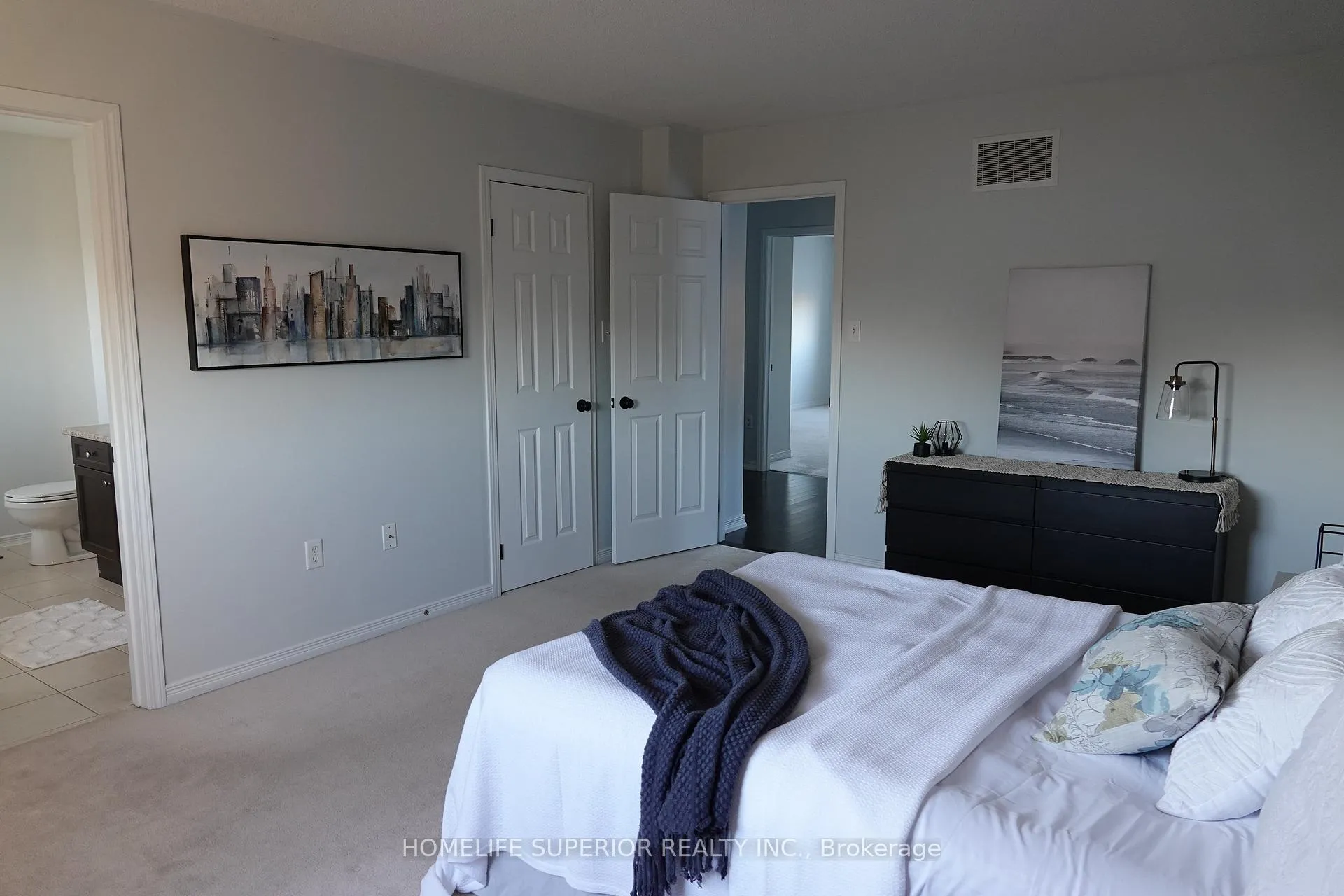 Photo 18 of 23 Laprade Square, Clarington, Bowmanville — HOMEH