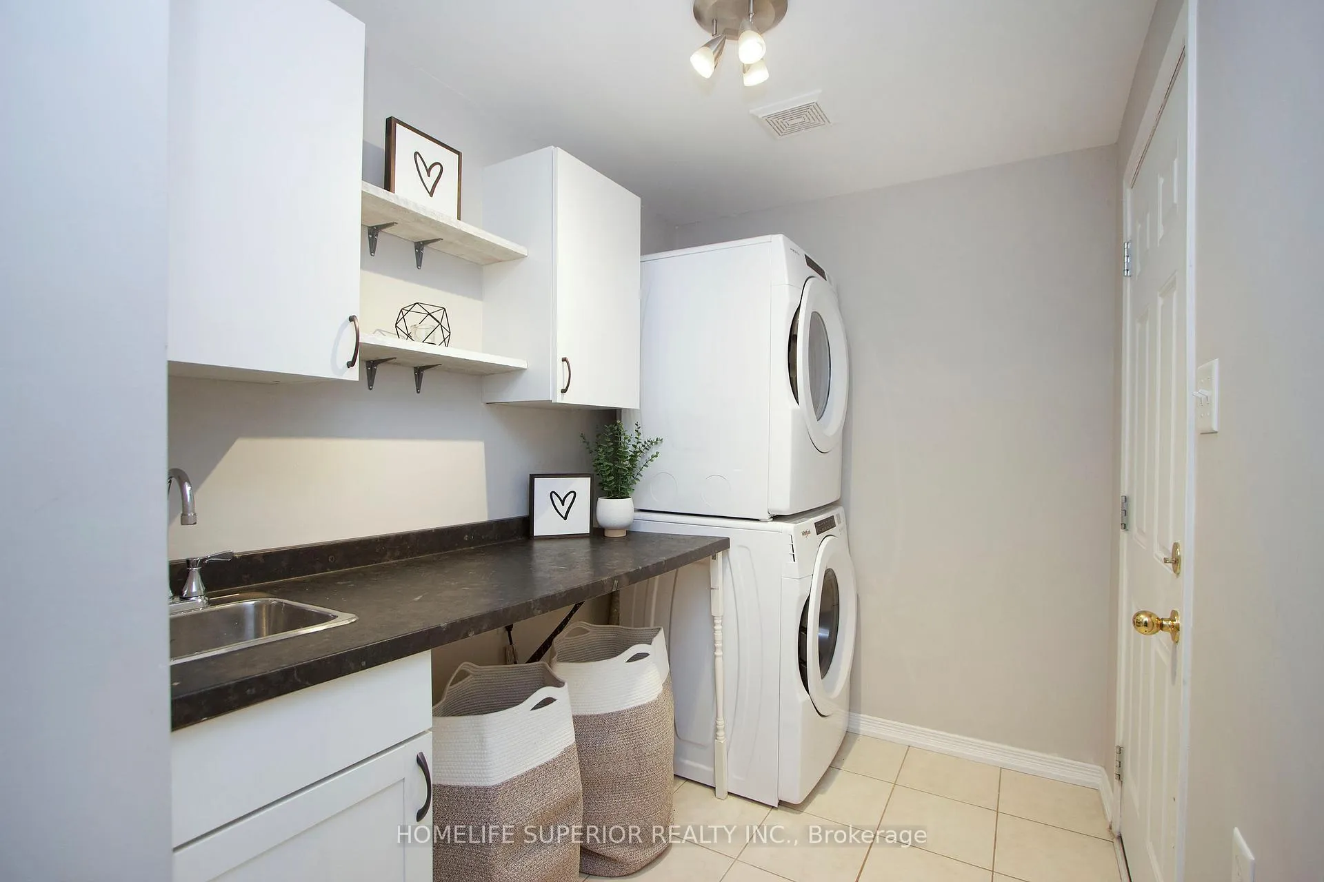 Photo 24 of 23 Laprade Square, Clarington, Bowmanville — HOMEH