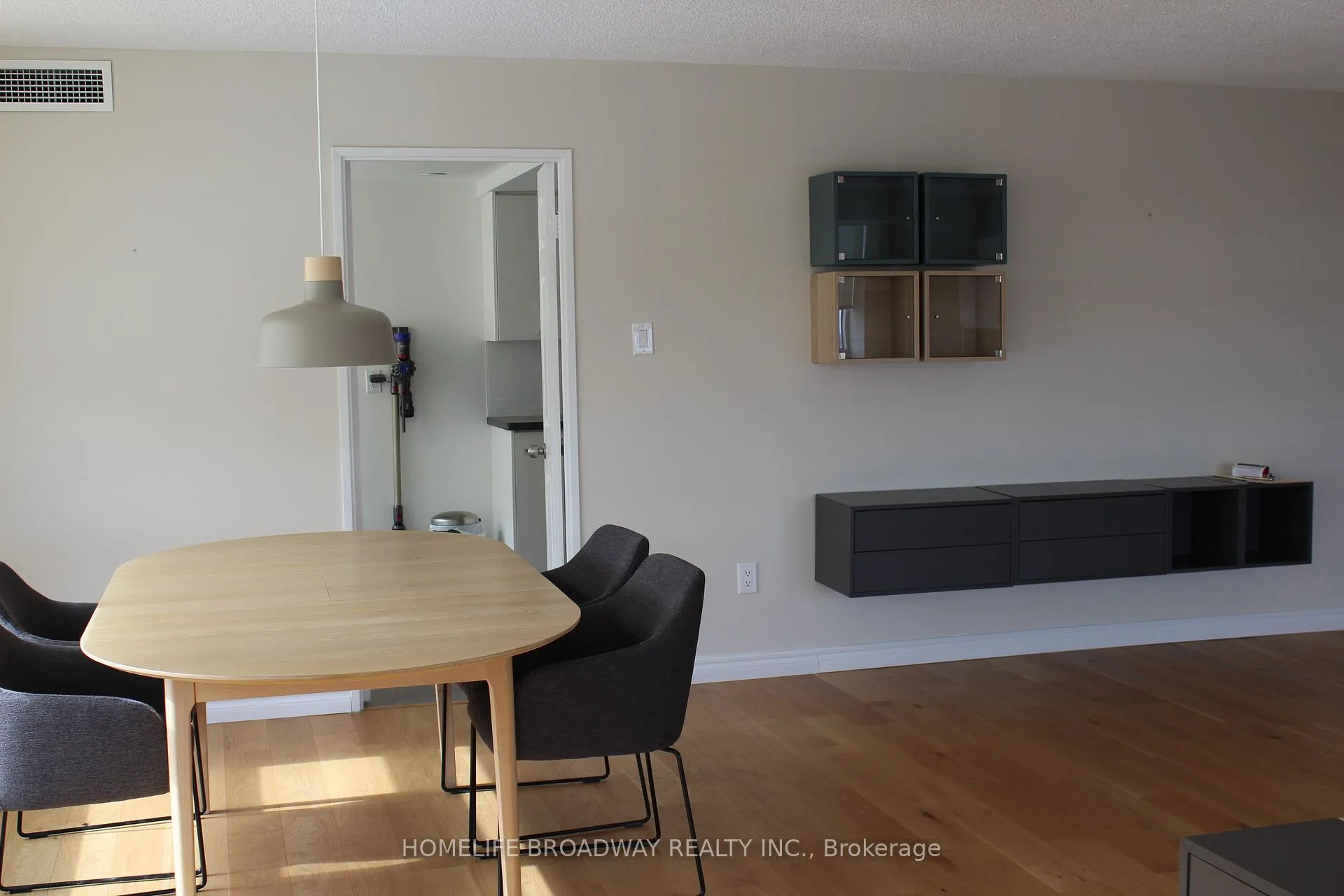 Photo 3 of Unit 604, 7825 Bayview Avenue, Markham, Aileen-Willowbrook — HOMEH
