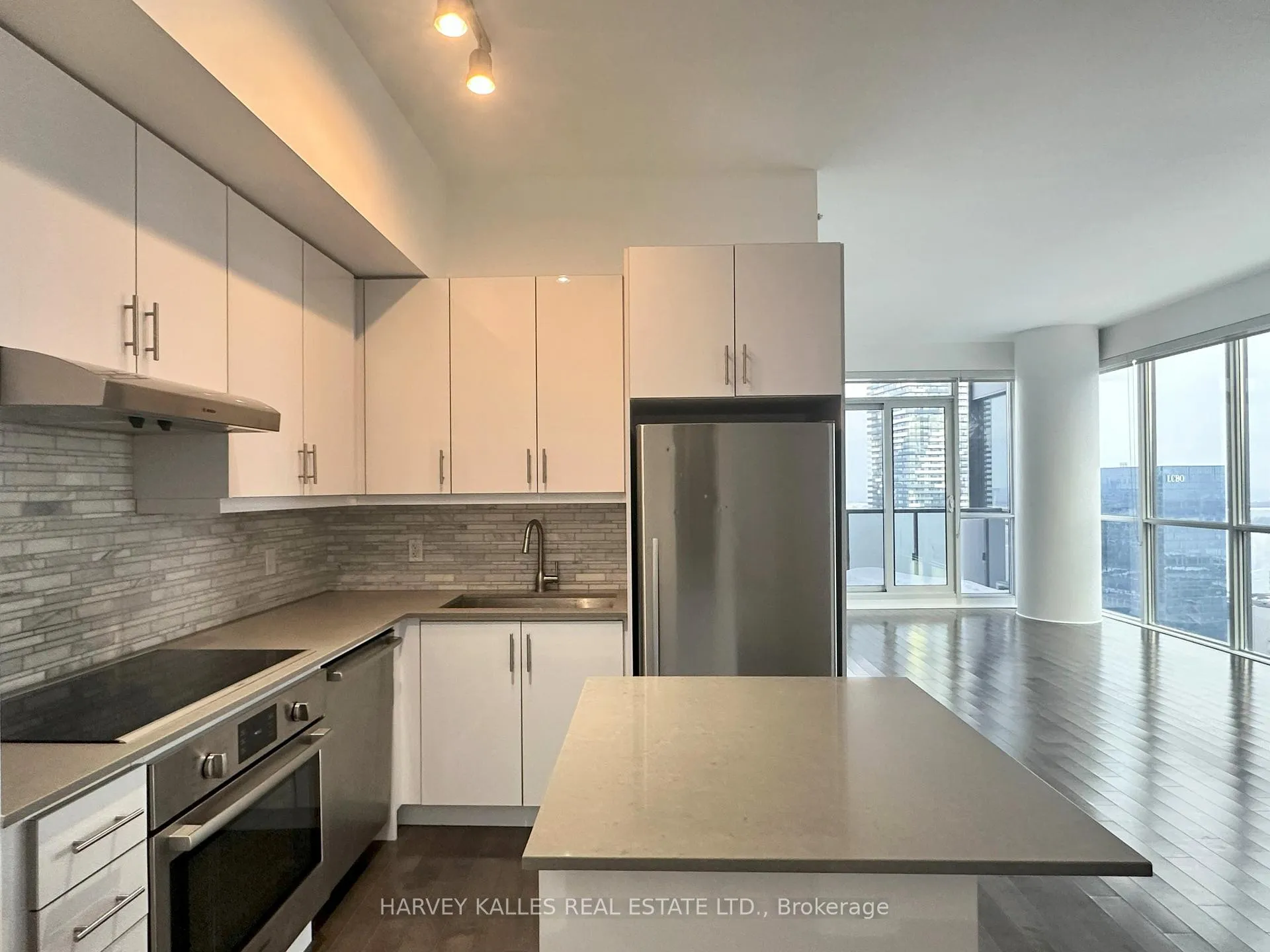 Photo 6 of Unit 3608, 1 The Esplanade, Toronto, Waterfront Communities — HOMEH