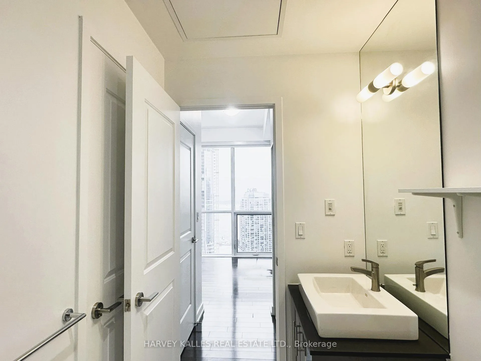 Photo 11 of Unit 3608, 1 The Esplanade, Toronto, Waterfront Communities — HOMEH