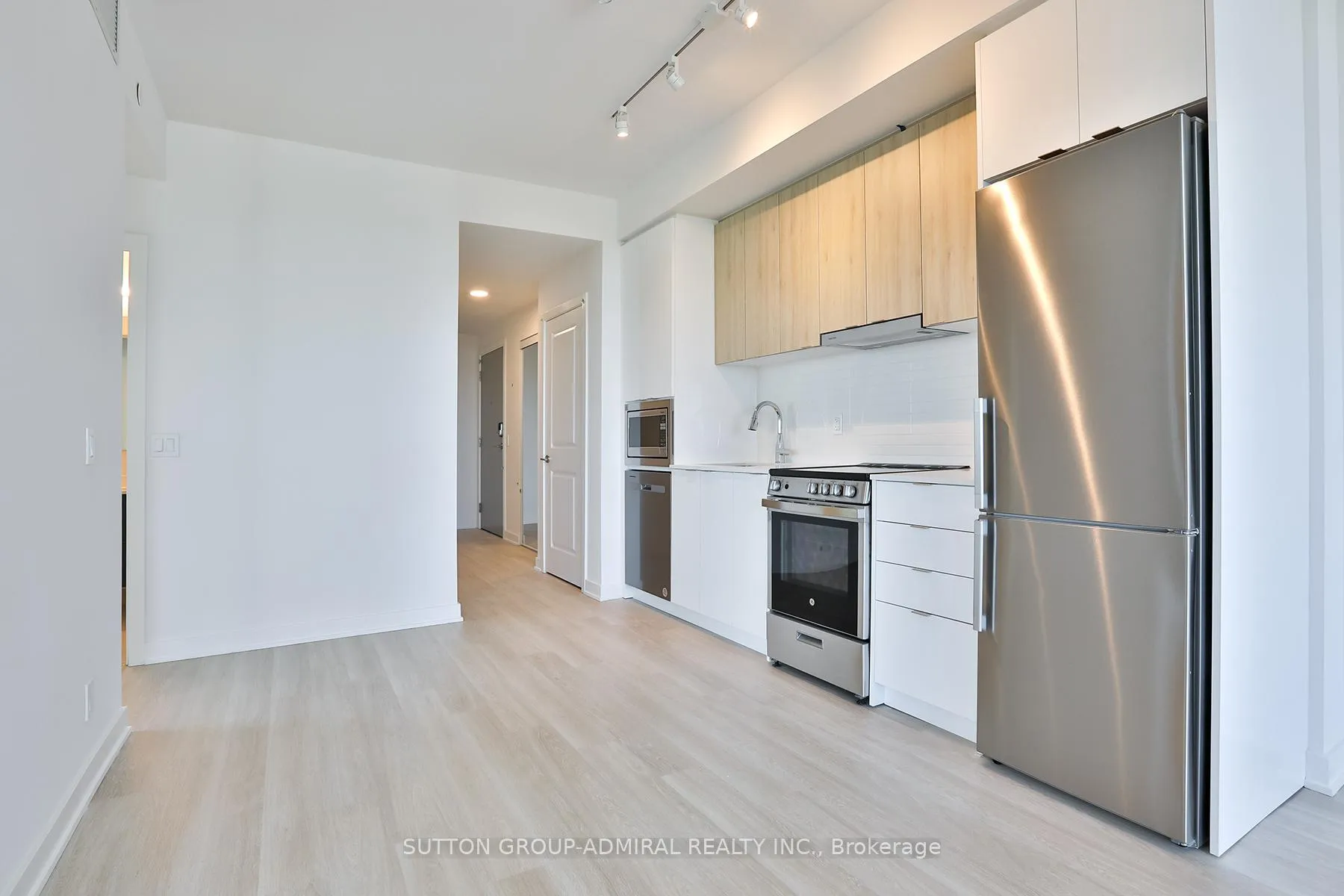Photo 6 of Unit 1810A, 30 Upper Mall Way, Vaughan, Brownridge — HOMEH
