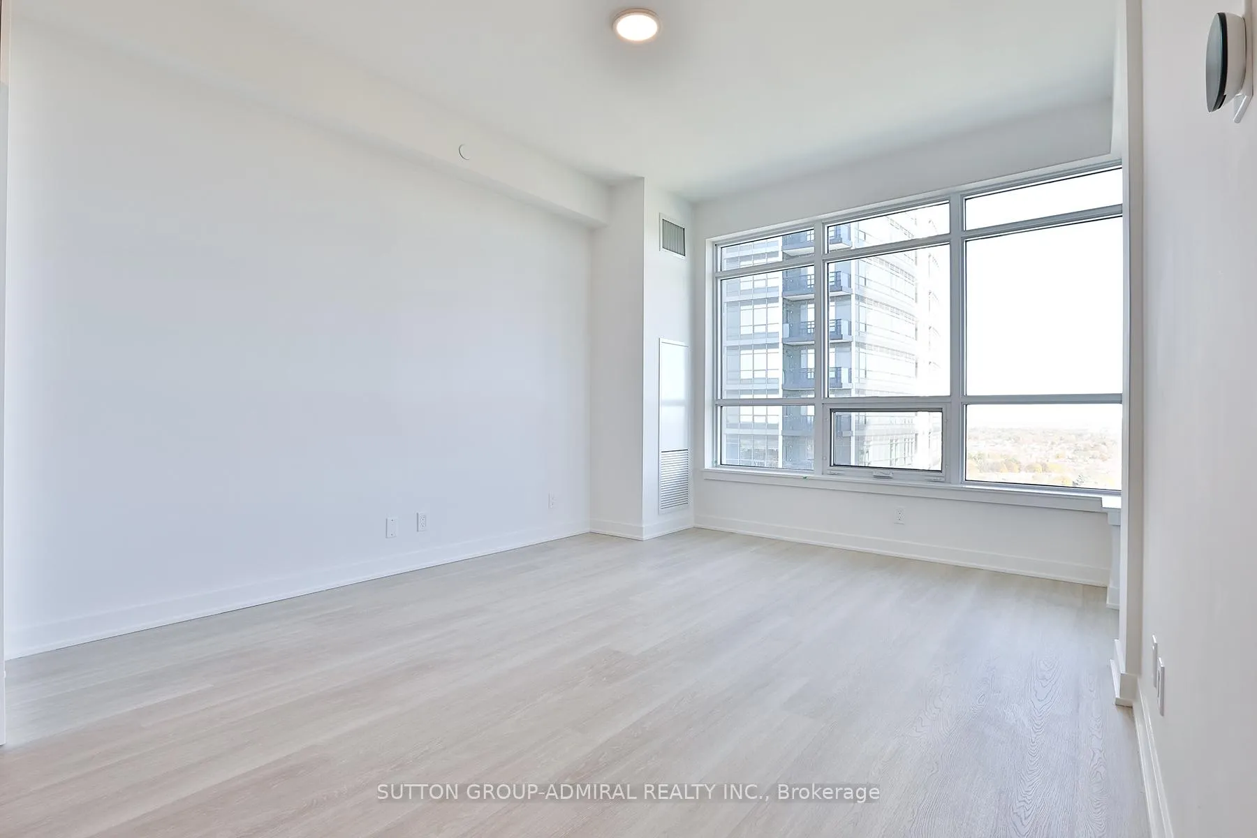 Photo 9 of Unit 1810A, 30 Upper Mall Way, Vaughan, Brownridge — HOMEH