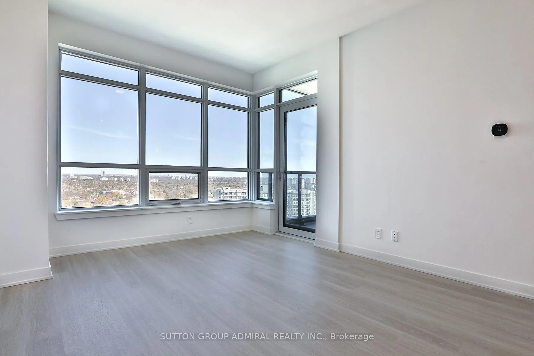 Photo 12 of Unit 1810A, 30 Upper Mall Way, Vaughan, Brownridge — HOMEH