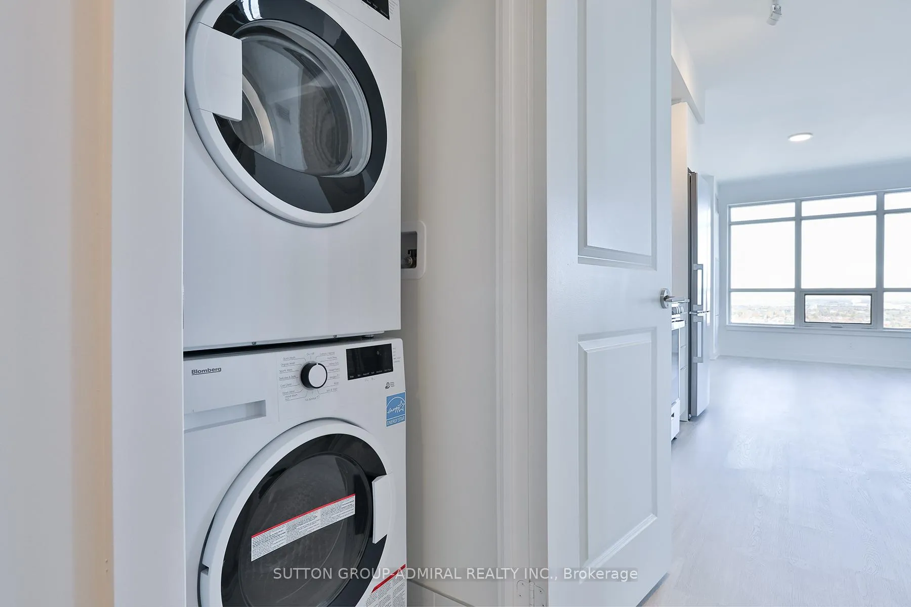Photo 23 of Unit 1810A, 30 Upper Mall Way, Vaughan, Brownridge — HOMEH