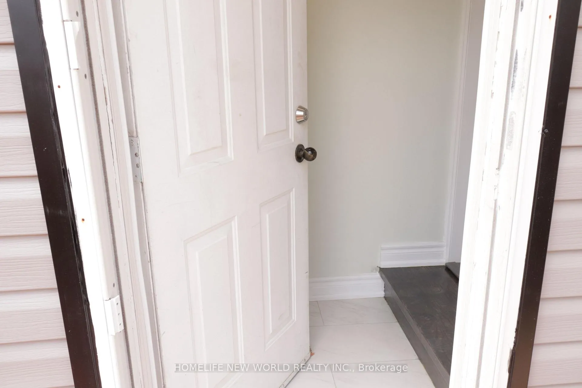 Photo 3 of Unit Unit 2, 291 Eulalie Avenue, Oshawa, Central — HOMEH