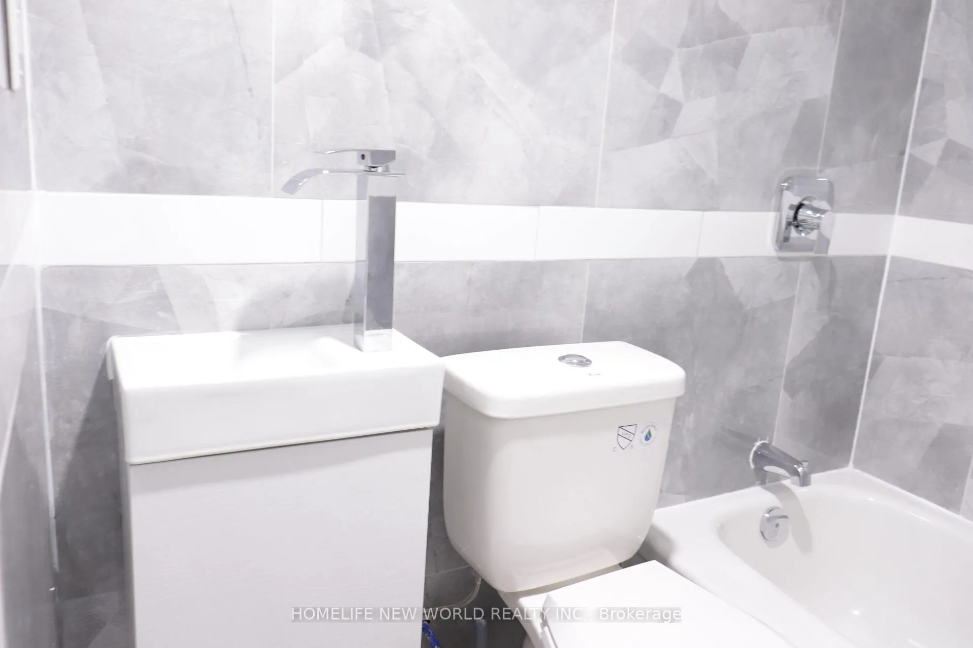 Photo 9 of Unit Unit 2, 291 Eulalie Avenue, Oshawa, Central — HOMEH