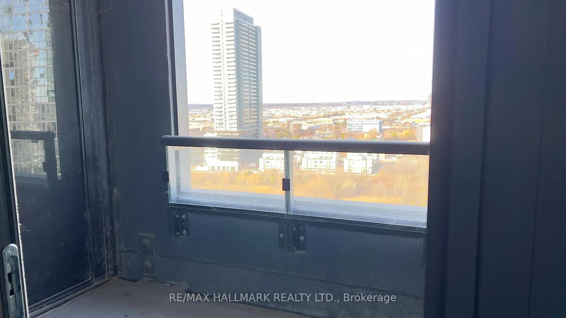 Photo 11 of Unit 1603, 2920 Hwy 7, Vaughan, Vaughan Corporate Centre — HOMEH