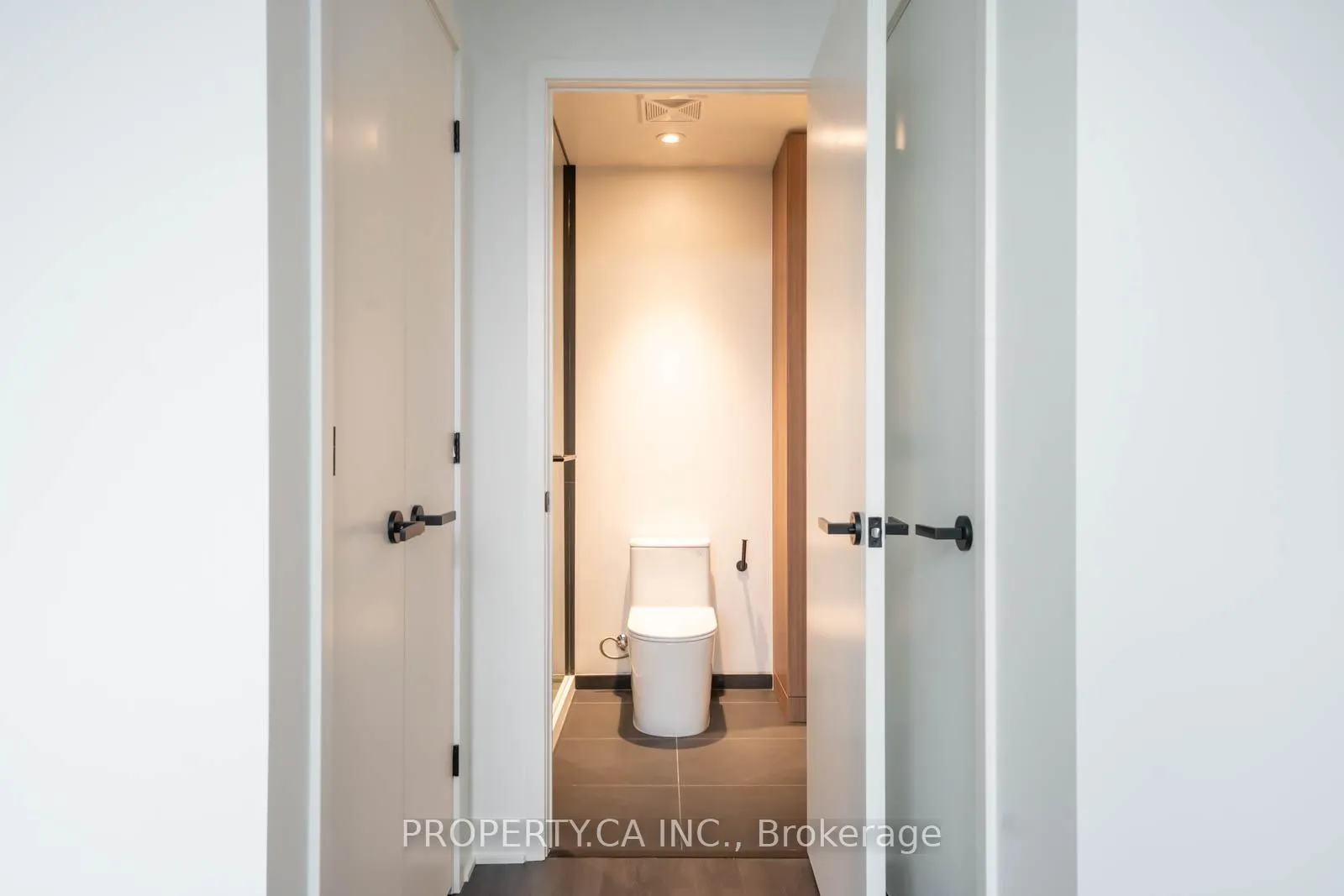 Photo 8 of Unit 4908, 55 Charles Street E, Toronto, Church-Yonge Corridor — HOMEH