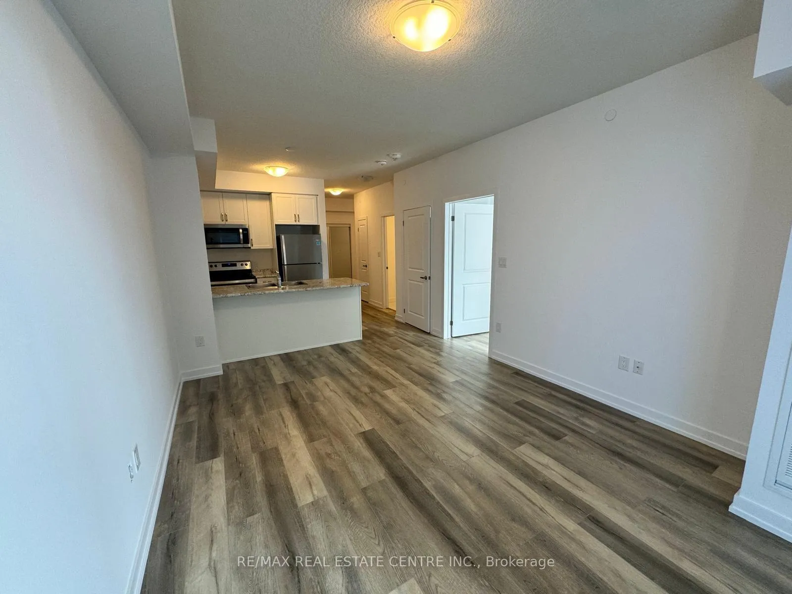 Photo 4 of 470 Dundas Street E, Hamilton, Waterdown — HOMEH