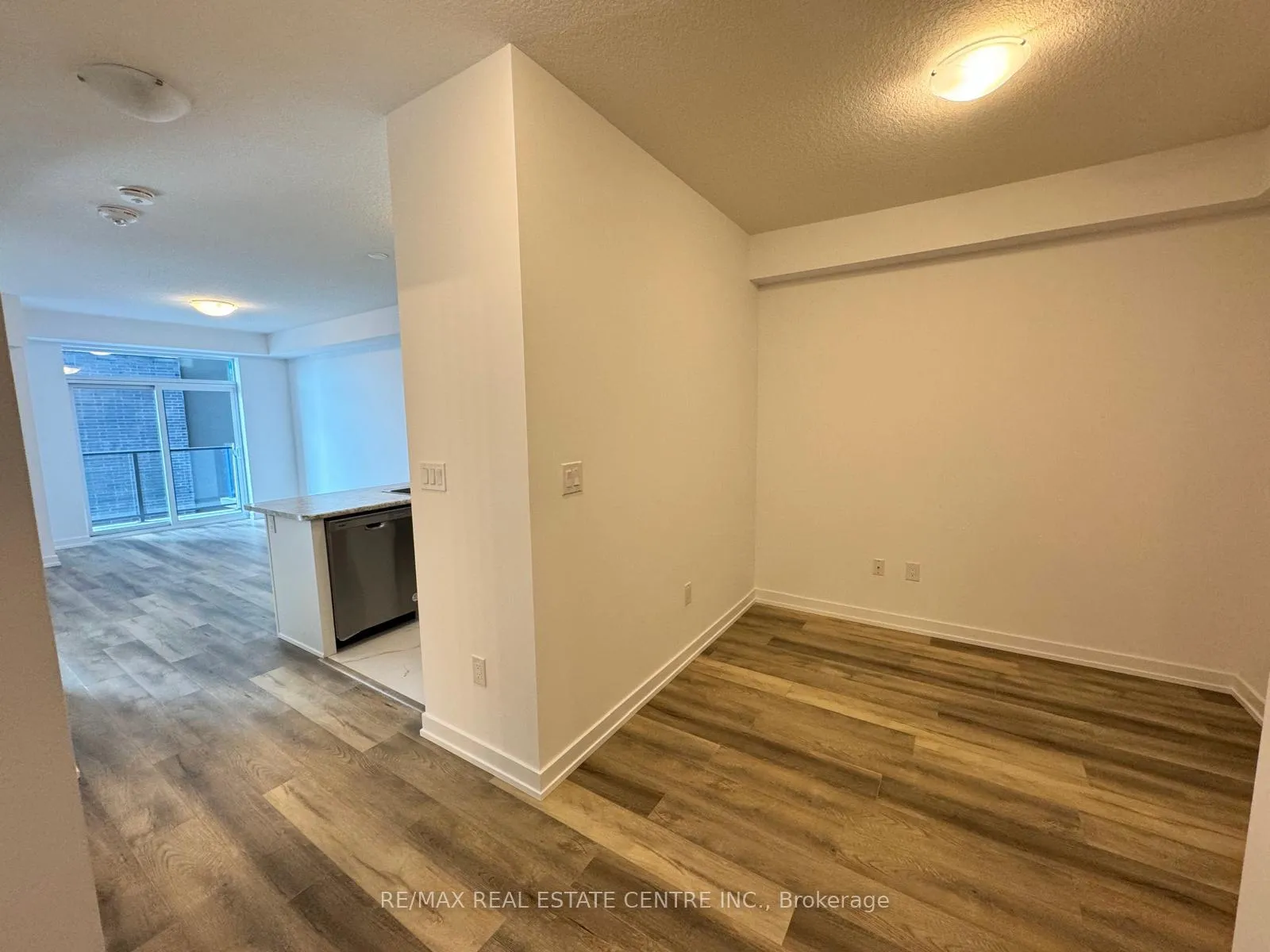 Photo 5 of 470 Dundas Street E, Hamilton, Waterdown — HOMEH