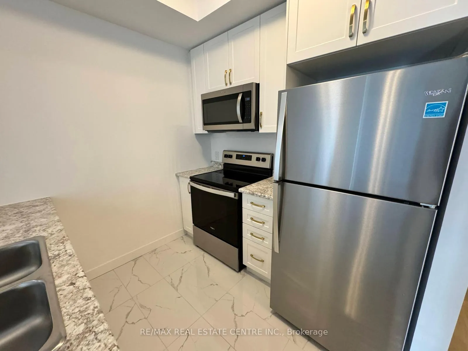 Photo 15 of 470 Dundas Street E, Hamilton, Waterdown — HOMEH