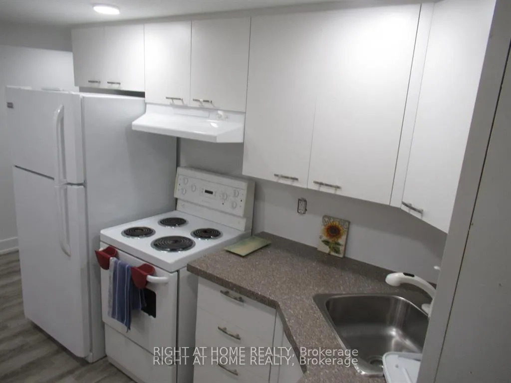 Photo 1 of Unit Lower, 272 Roxton Road, Toronto, Palmerston-Little Italy — HOMEH
