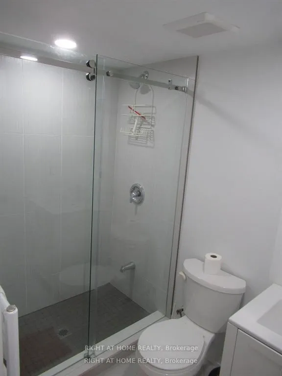 Photo 7 of Unit Lower, 272 Roxton Road, Toronto, Palmerston-Little Italy — HOMEH