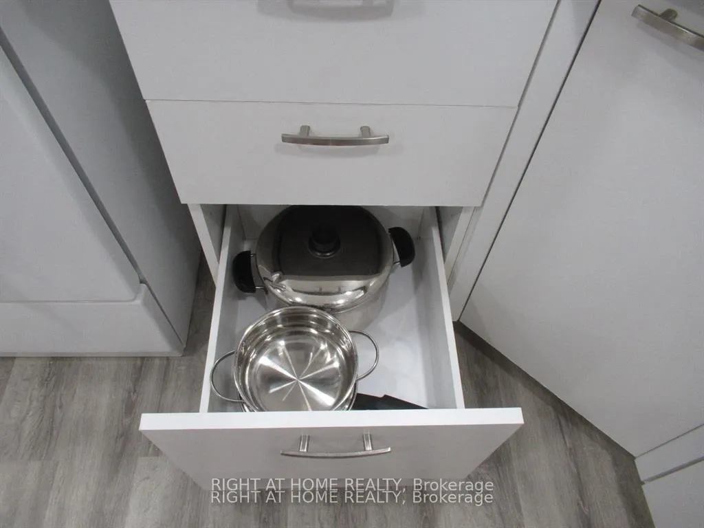 Photo 11 of Unit Lower, 272 Roxton Road, Toronto, Palmerston-Little Italy — HOMEH