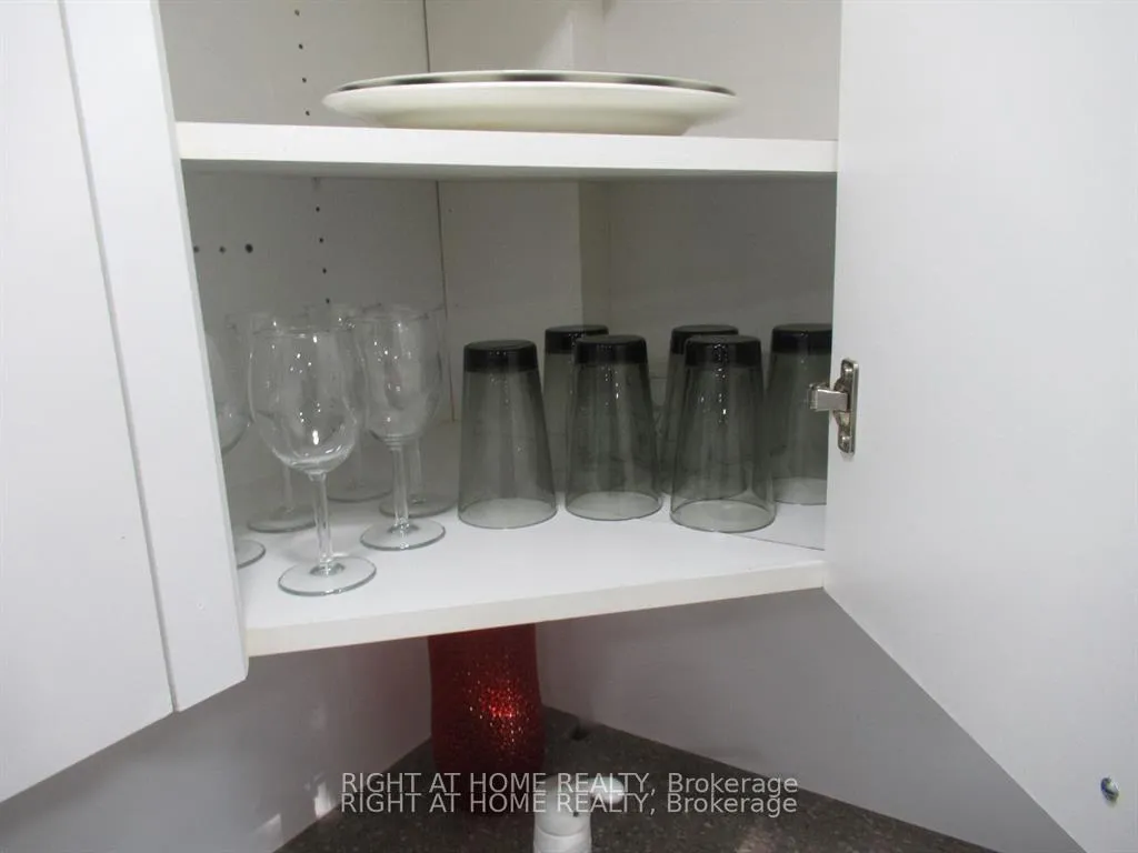 Photo 13 of Unit Lower, 272 Roxton Road, Toronto, Palmerston-Little Italy — HOMEH